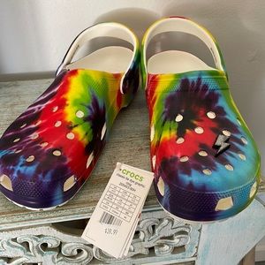 Crocs classic tie dye graphic clogs Men’s size 13